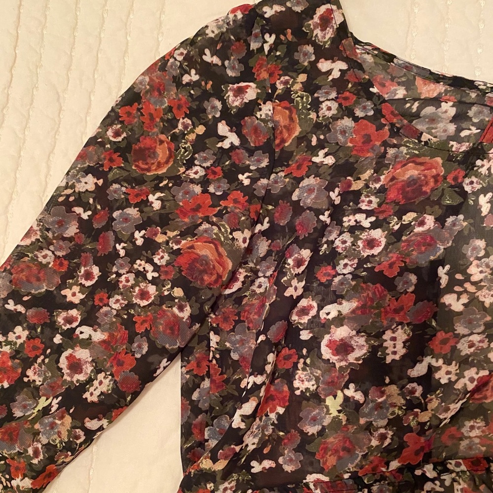 Floral High-Low Blouse - Picture 3 of 3